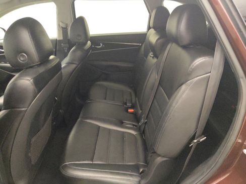 Used 2020 Kia Sorento S FWD image 18