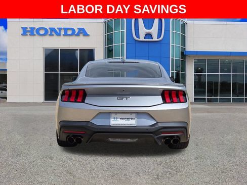 Used 2025 Ford Mustang GT Premium RWD image 4