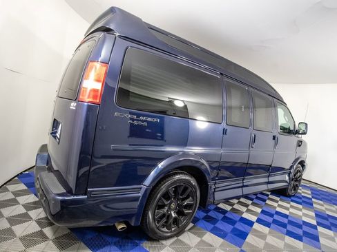 Used 2023 Chevrolet Express 2500 RWD image 4