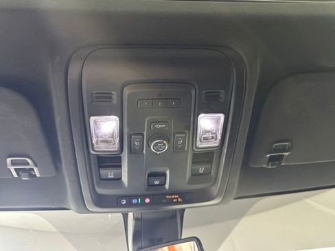 Used 2021 Chevrolet Tahoe LT w/ LT Signature Package image 24