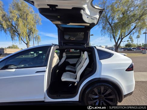 Used 2022 Tesla Model X Plaid image 25