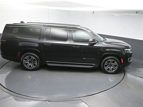 Used 2023 Jeep Wagoneer L Series II image 50