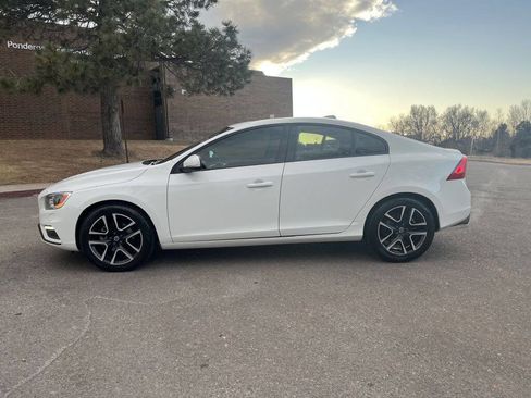 Used 2017 Volvo S60 T5 Dynamic FWD image 5