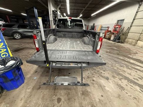 Used 2019 Ford F250 XLT w/ XLT Premium Package image 6