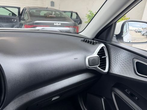 Used 2025 Kia Soul LX w/ LX Technology Package image 35