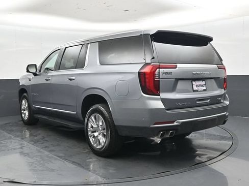 Used 2025 GMC Yukon XL Denali AWD/4WD image 27