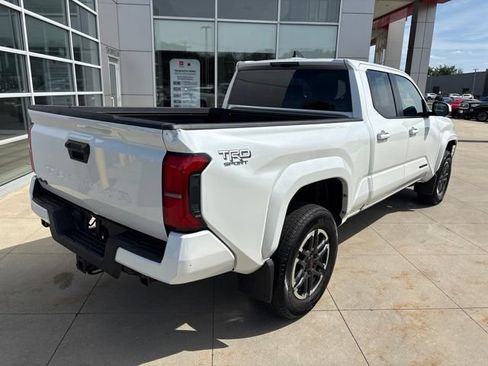 Used 2025 Toyota Tacoma TRD Sport AWD/4WD image 7