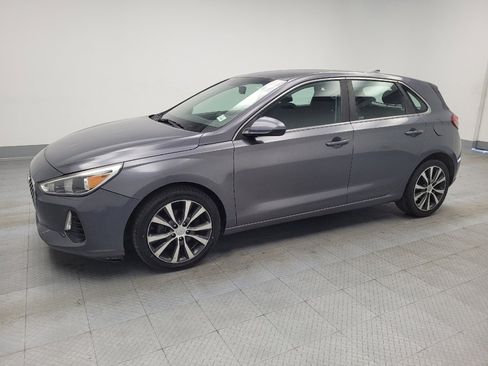 Used 2018 Hyundai Elantra GT image 2