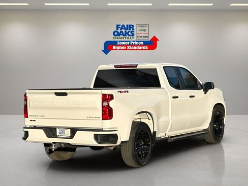 Used 2025 Chevrolet Silverado 1500 Custom image 8