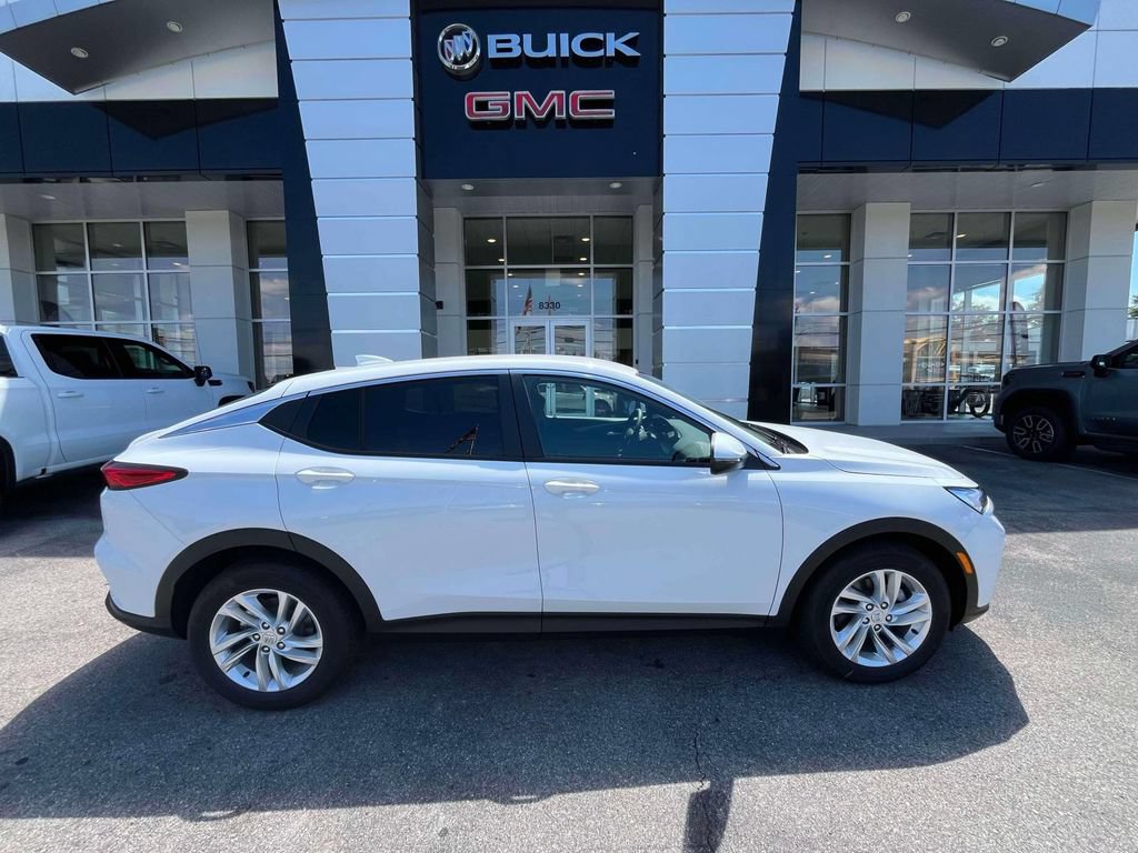 New 2026 Buick Envista Preferred w/ Advanced Safety Package FWD image 2