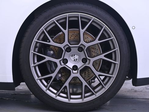 Used 2025 Porsche 911 Carrera image 12