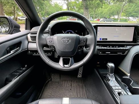 Used 2025 Toyota Camry SE w/ Multimedia Upgrade Package FWD image 8