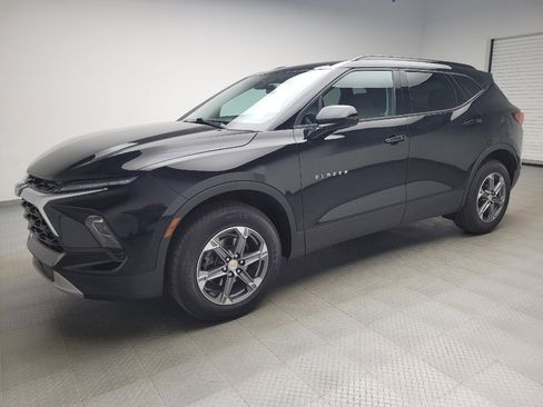 Used 2024 Chevrolet Blazer LT w/ Convenience Package FWD image 2