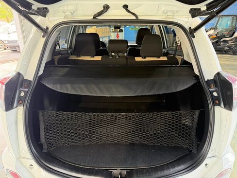 Used 2018 Toyota RAV4 XLE FWD image 15