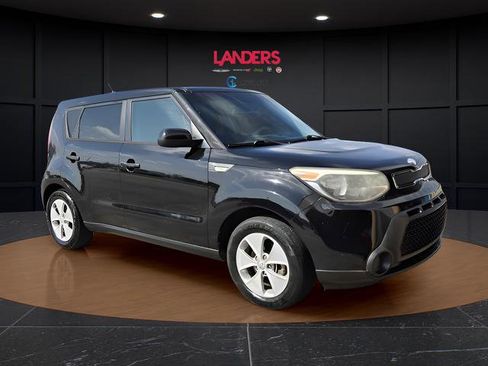 Used 2014 Kia Soul Base image 2