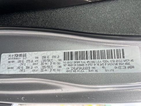 Used 2017 Jeep Wrangler Unlimited Rubicon w/ Connectivity Group image 7