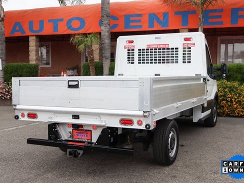 Used 2018 Ford Transit 250 138 image 9