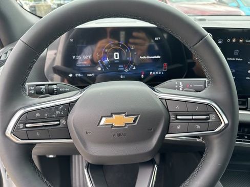 New 2025 Chevrolet Equinox LT w/ Safety and Technology Package image 17