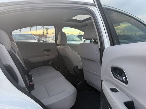Used 2018 Honda HR-V EX image 31
