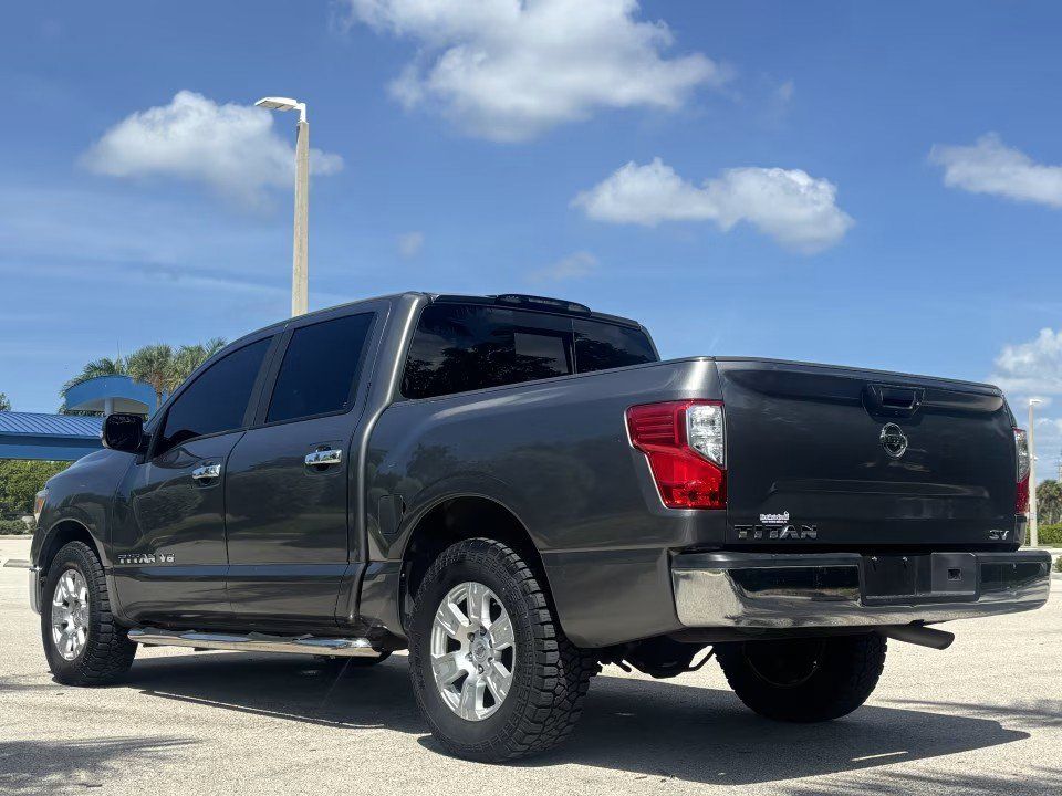 Used 2019 Nissan Titan SV RWD image 6