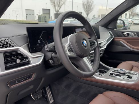 Certified 2025 BMW X7 xDrive40i image 17