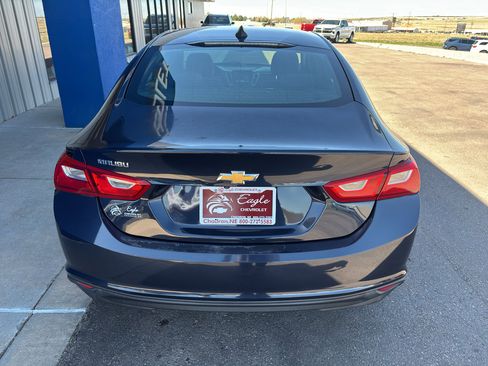 Used 2018 Chevrolet Malibu LS FWD image 7