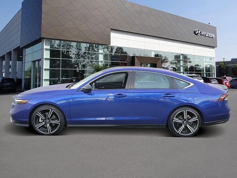 Used 2023 Honda Accord Sport image 3