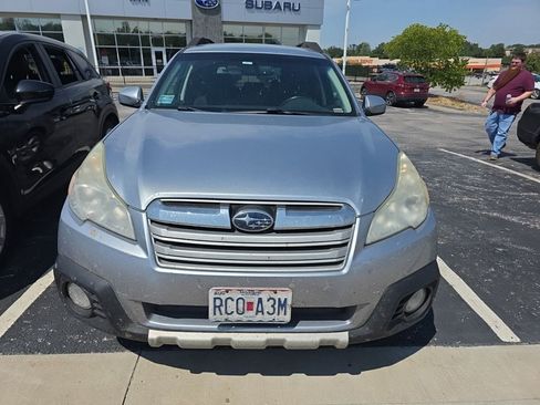 Used 2013 Subaru Outback 2.5i Premium w/ Popular Pkg 1A AWD/4WD image 2