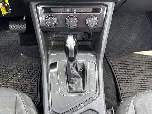 Used 2021 Volkswagen Tiguan S FWD image 12