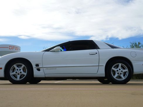Used 1998 Pontiac Firebird Formula w/ Opt Pkg image 7