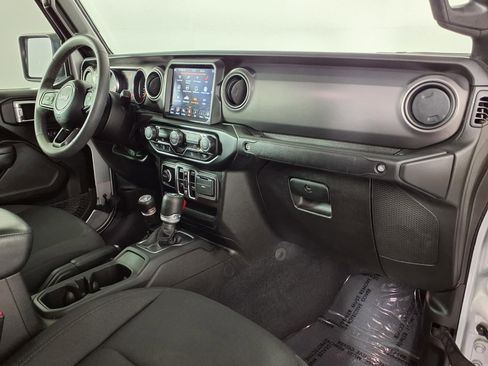 Used 2023 Jeep Gladiator Sport AWD/4WD image 7