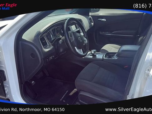 Used 2014 Dodge Charger SE w/ Comfort Seating Group RWD image 9