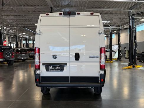 Used 2026 RAM ProMaster 2500 w/ Convenience Group FWD image 7