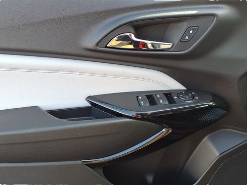 Used 2024 Chevrolet Trax LT w/ Driver Confidence Package image 18