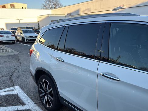 Used 2020 Honda Pilot Touring image 50