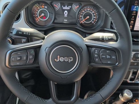 New 2025 Jeep Gladiator Sport image 9