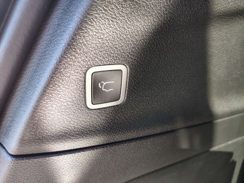 New 2026 Chrysler Pacifica Select image 12