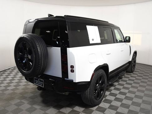Used 2024 Land Rover Defender 110 X-Dynamic SE image 6