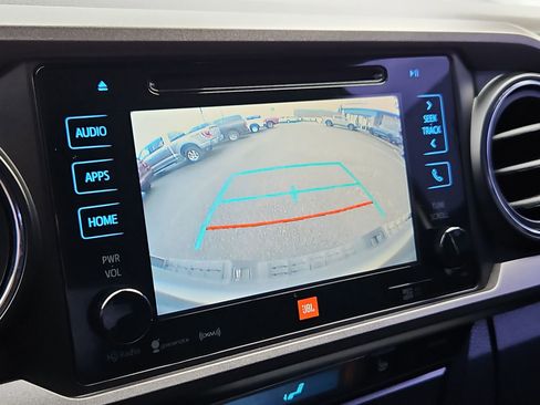 Used 2019 Toyota Tacoma TRD Off-Road image 20