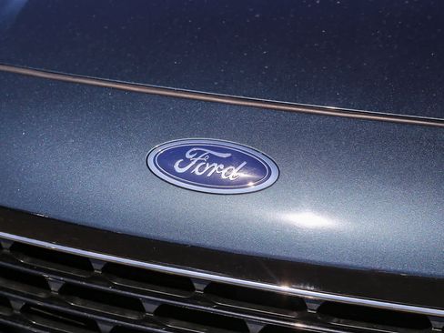 Used 2022 Ford Escape SE w/ SE Sport Appearance Package image 8