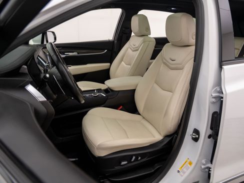 Certified 2022 Cadillac XT5 Sportv image 12