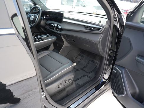 Used 2025 Buick Enclave Preferred image 30