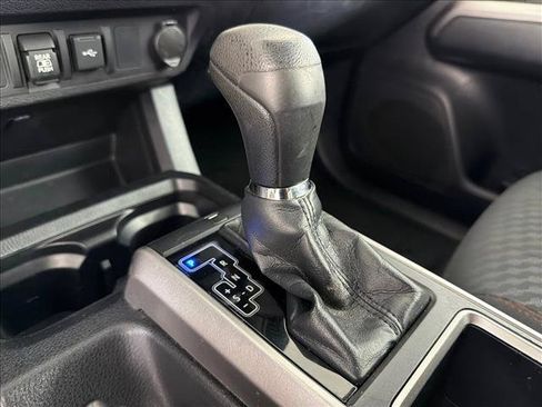 Used 2021 Toyota Tacoma SR5 AWD/4WD image 30
