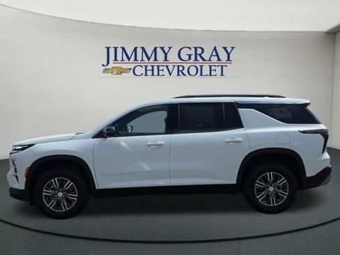 New 2026 Chevrolet Traverse LT w/ Driver Confidence Package image 2