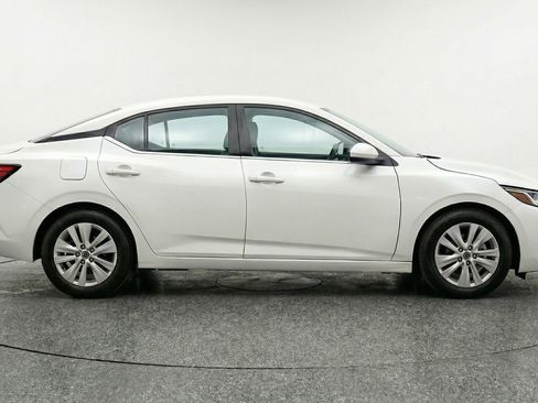 Used 2025 Nissan Sentra S image 11