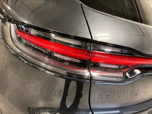 Certified 2023 Porsche Macan S image 31