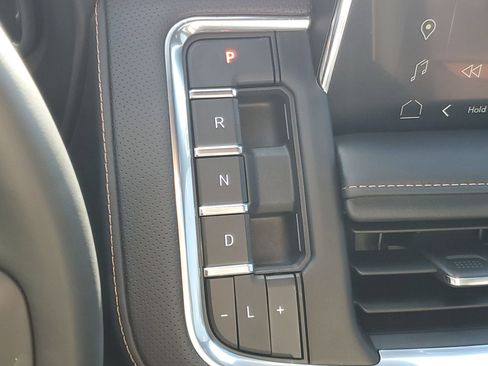 Used 2024 GMC Yukon AT4 w/ Technology Package image 35