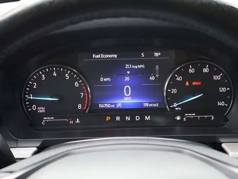Used 2020 Ford Explorer XLT w/ Equipment Group 202A AWD/4WD image 30