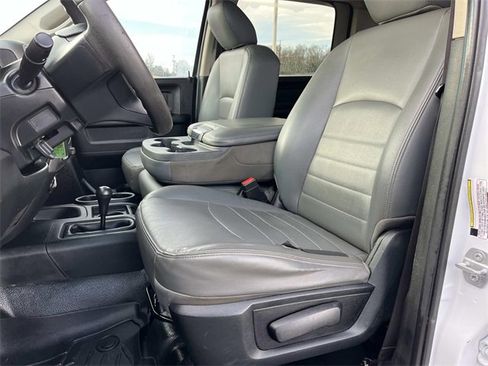 Used 2018 RAM 3500 Tradesman w/ Chrome Appearance Group image 29