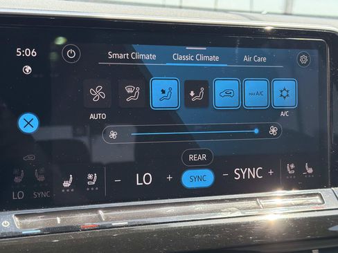 Used 2025 Volkswagen Atlas SE FWD image 14